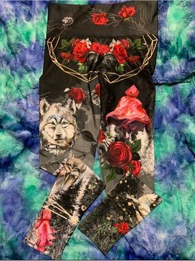 Black Floral & Wolf Print Leggings